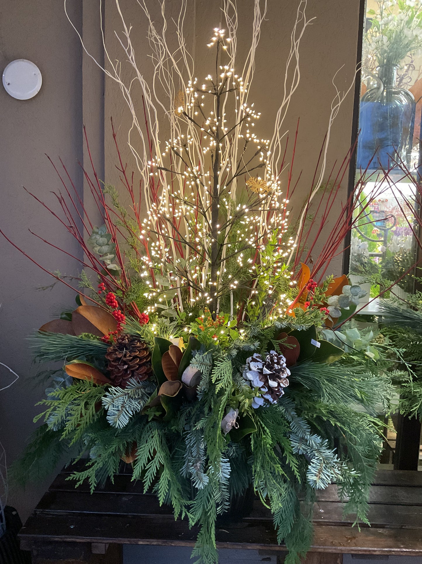 15” light tree planter