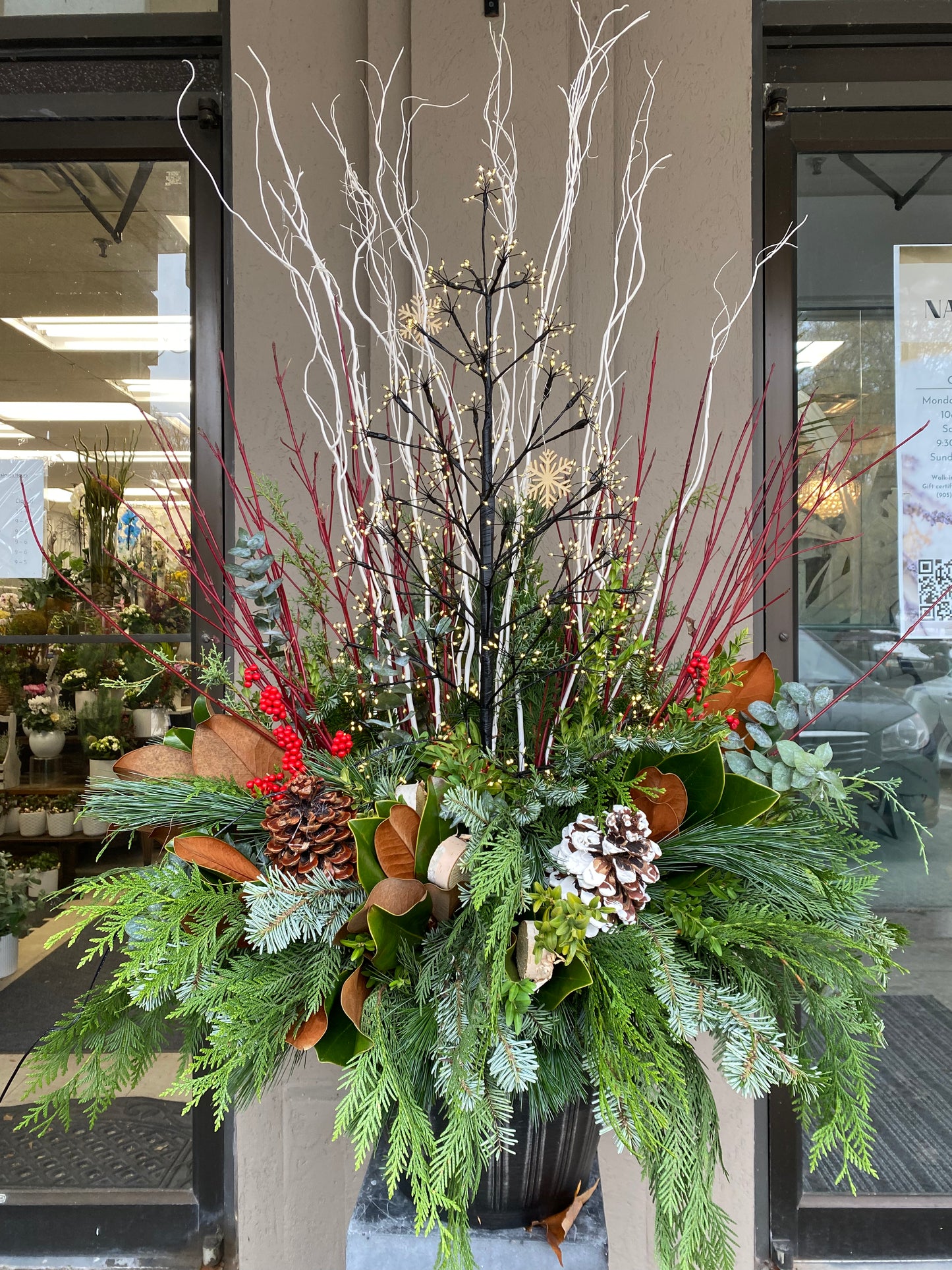 15” light tree planter